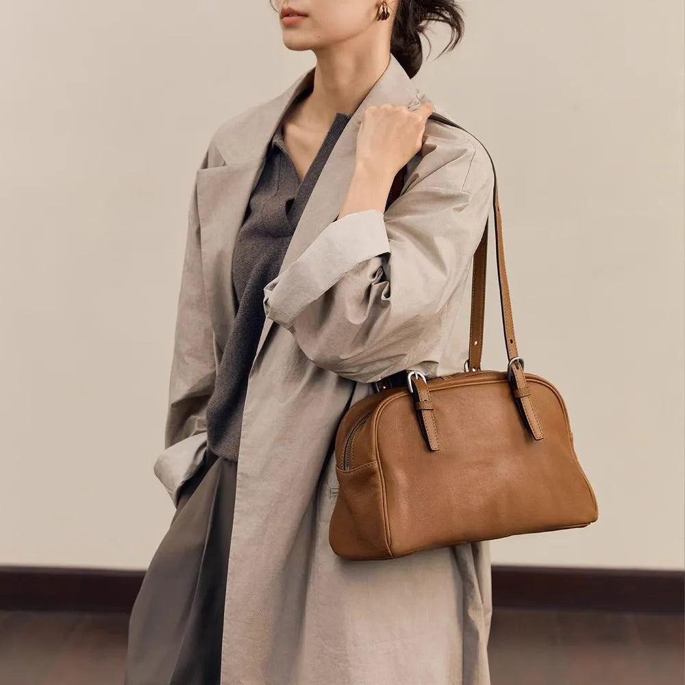 Genuine leather retro shoulder bag in horizontal square shape with double straps
