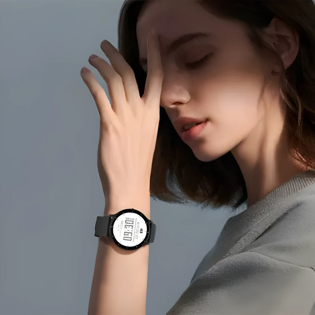 Call ZL02PRO smart watch in multiple colours including black, blue, pink, and yellow with AMOLED screen and touch buttons