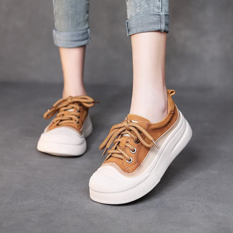 Women's casual lace-up shoes in full grain cow leather with round toe and rubber sole