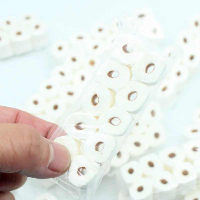 Simulated paper tissue roll model for dollhouses, dimensions 30x15x80mm.
