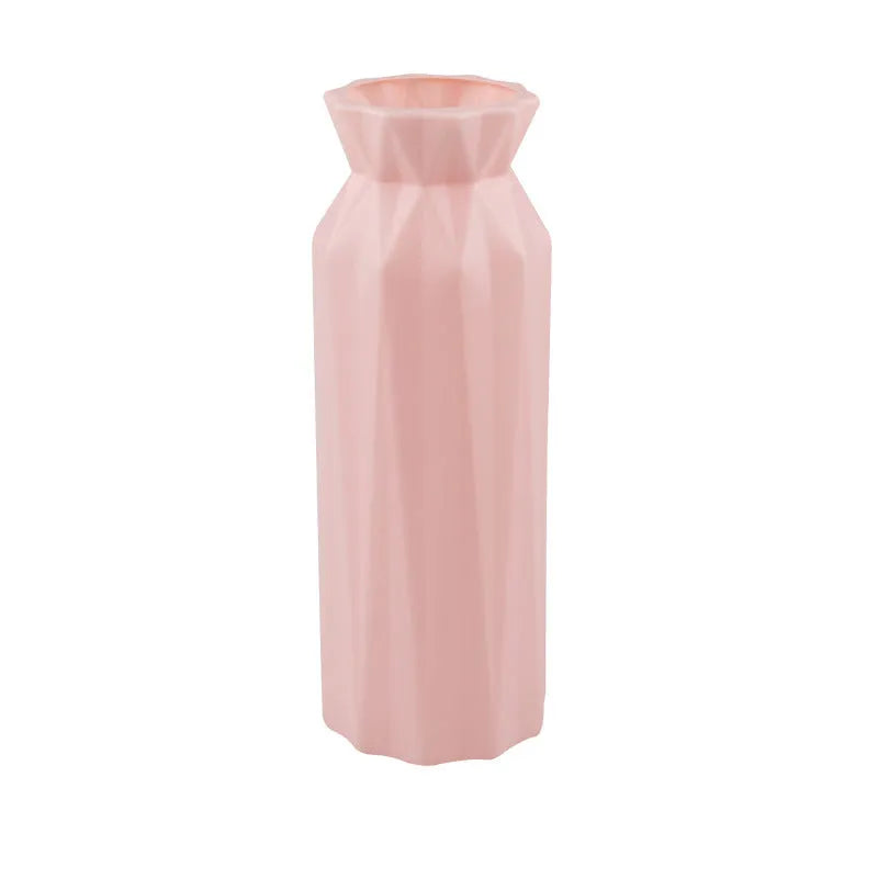 Green drop-resistant melamine vase with a 7.2cm base on a wooden table.