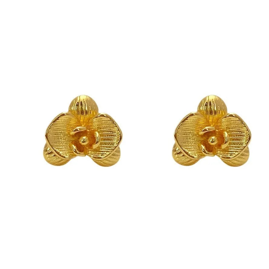 Women's retro flower earrings with petal design in gold or silver electroplated finish