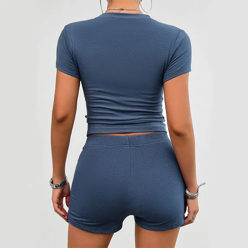Women's solid colour viscose two-piece sports set with T-shirt and elastic shorts
