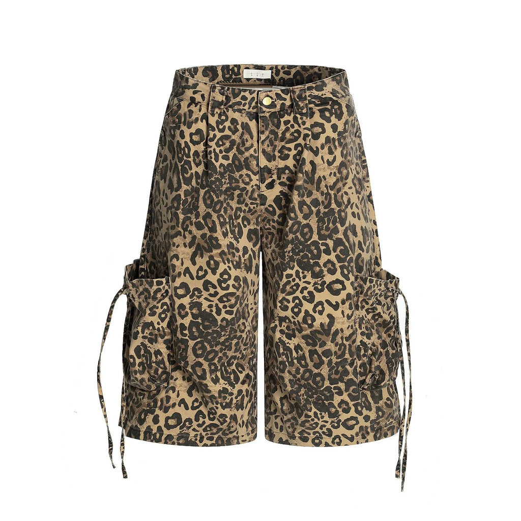 Leopard print cropped straight-leg trousers with high waist and button-front opening