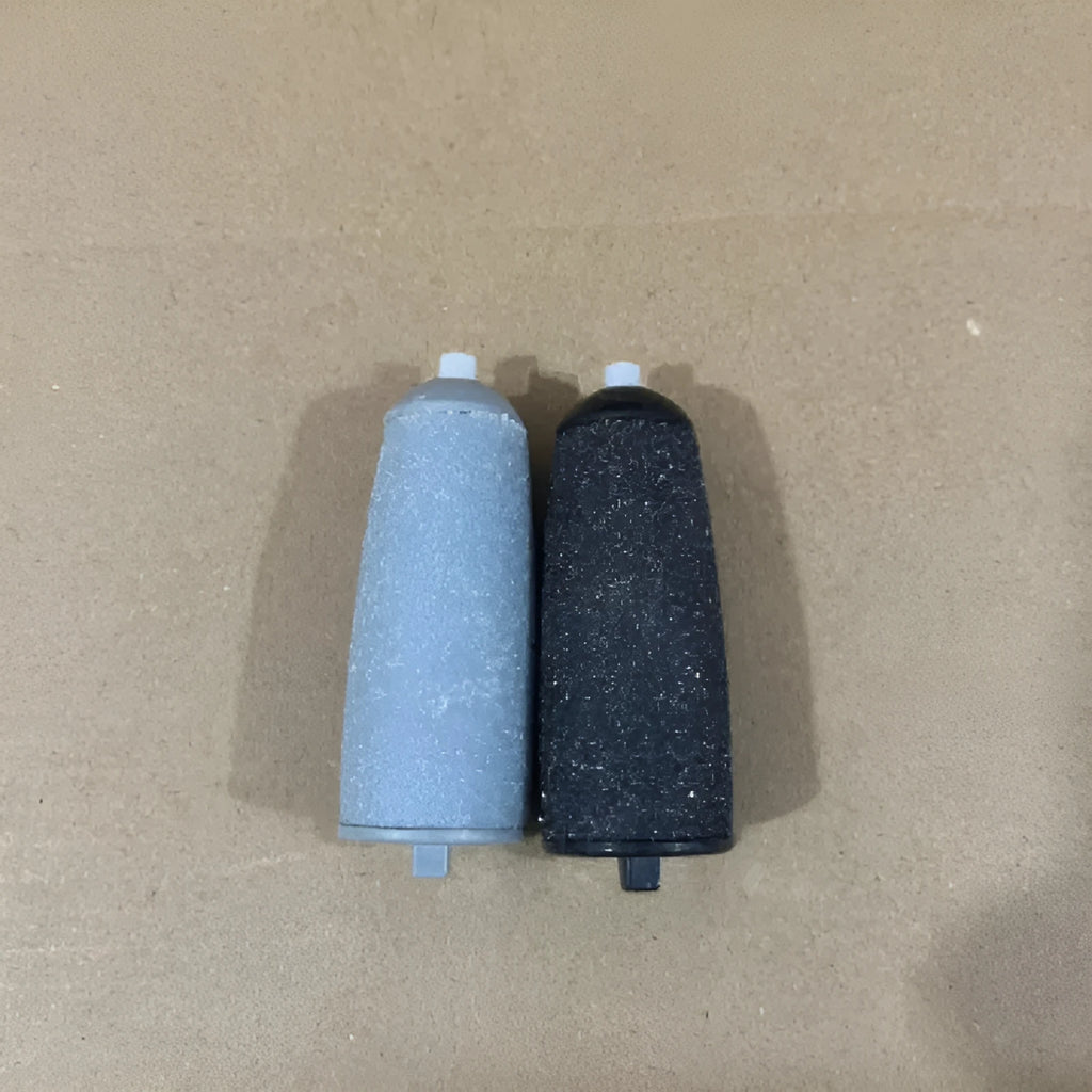Electric foot grinder with grinding heads for pedicure and exfoliation