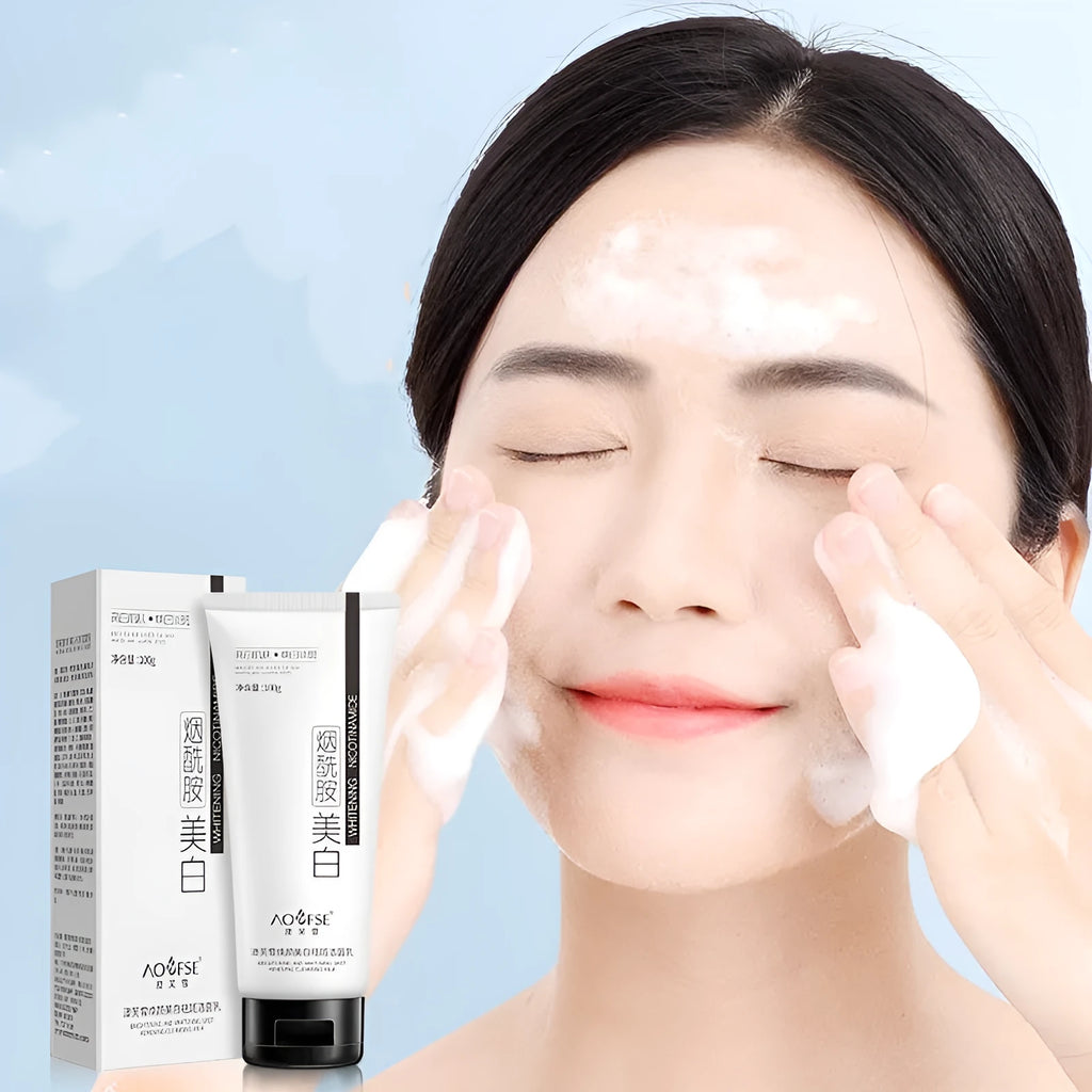 White bottle of 100ml whitening and freckle removing facial cleanser for pore cleansing.