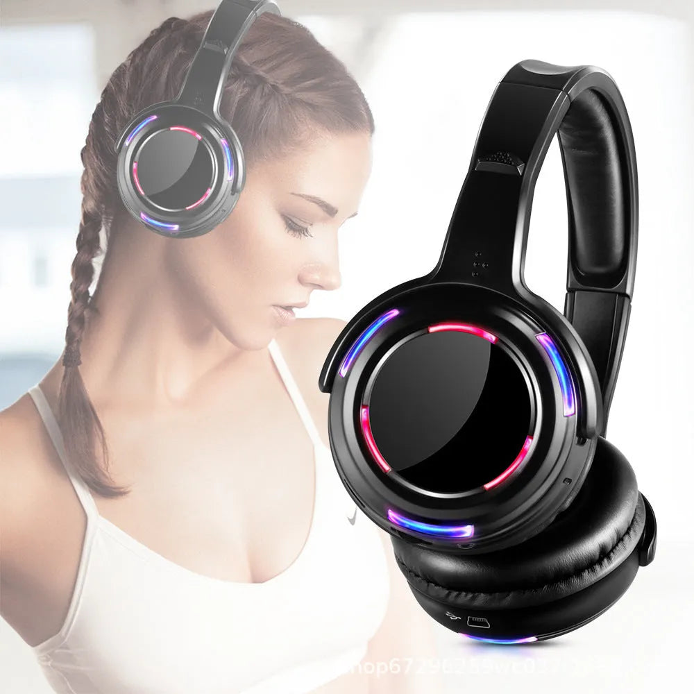 Black silent disco wireless headphones with 40mm speakers and 3 metre cable for silent party events