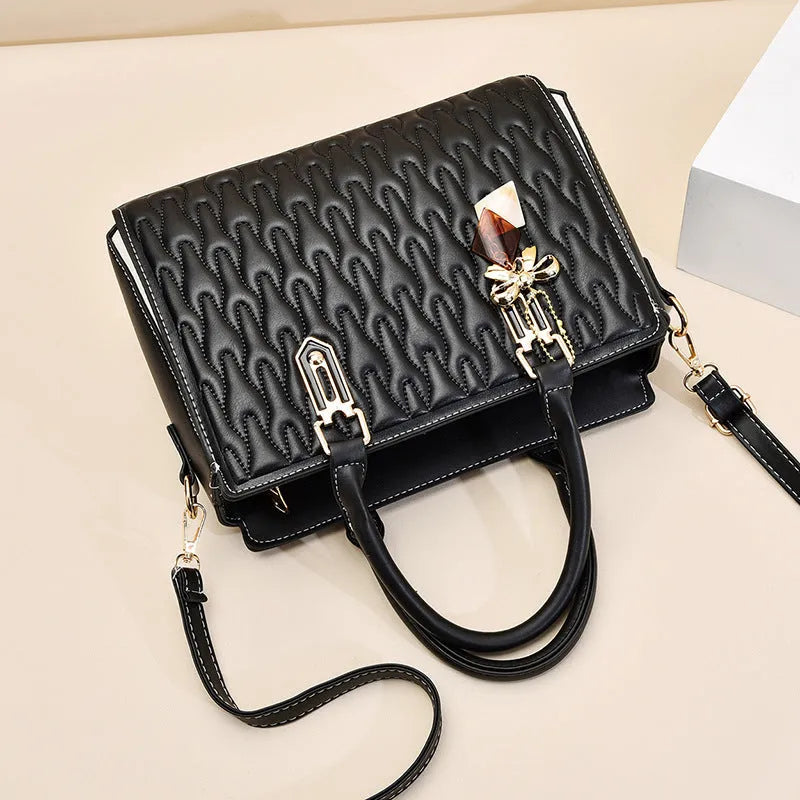 Women's polyester shoulder messenger bag in street trend style with large capacity and zipper compartment
