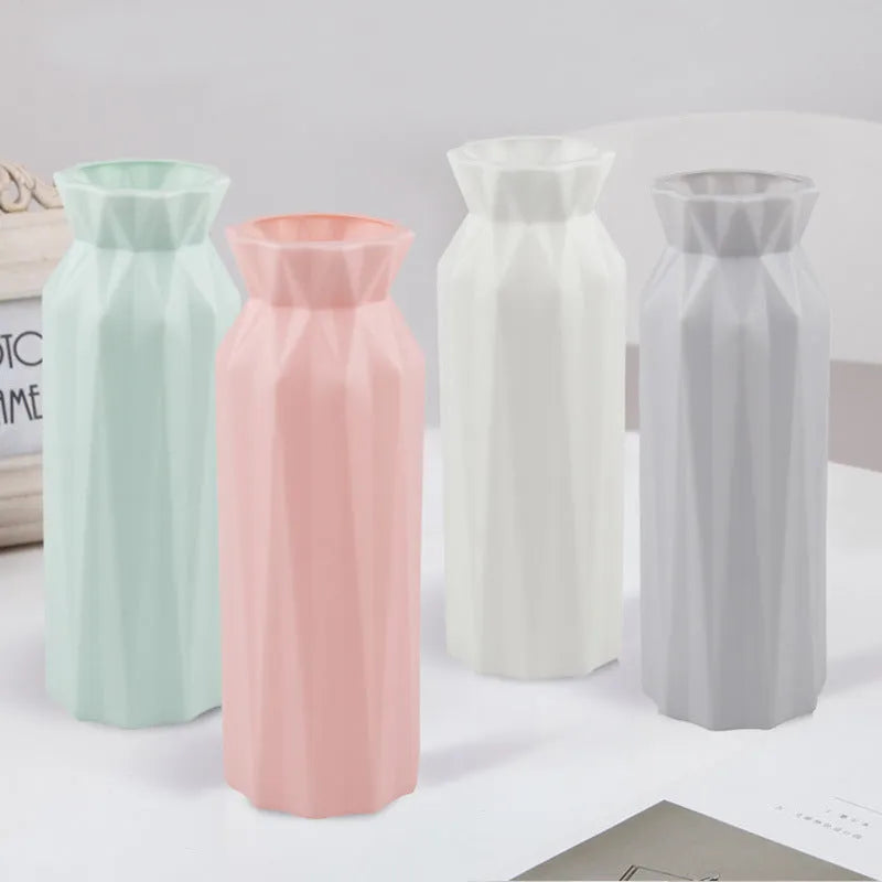 Green drop-resistant melamine vase with a 7.2cm base on a wooden table.