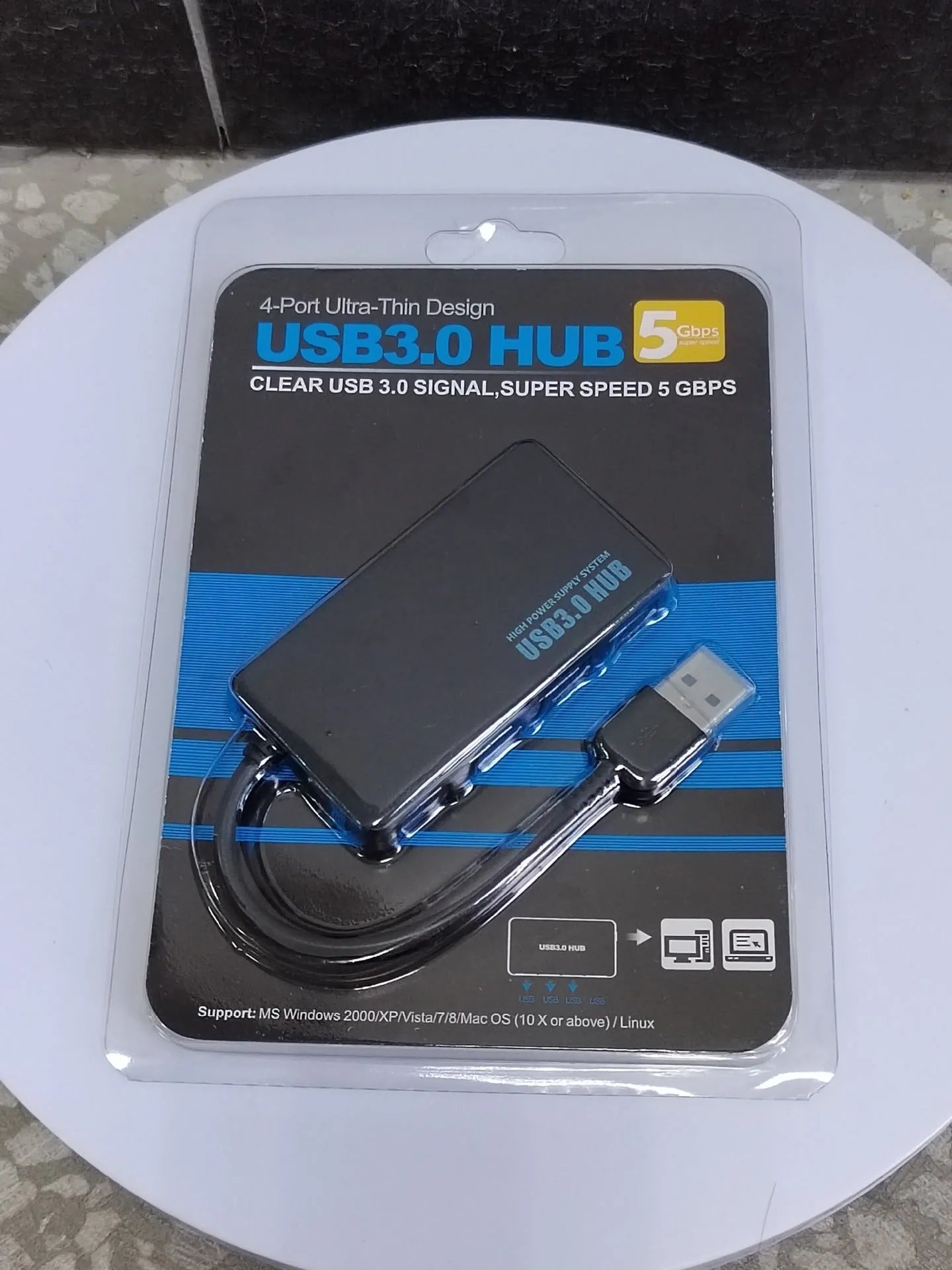USB 3.0 multi-port computer extender with 20cm cable in pearlescent packaging